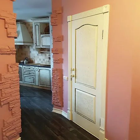Apartment On Skvortsova 4a *